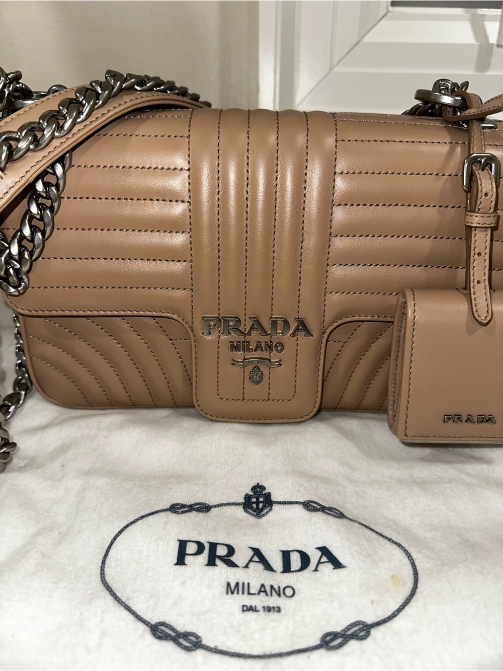 Prada Diagramme quilted leather chain flap shoulder bag medium - Picture 2 of 9